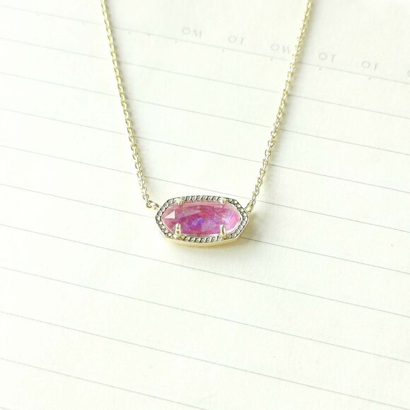 Kendra Scott Jewelry - Elisa Gold Fuchsia Kyocera Opal Pendant Necklace - Kendra Scott